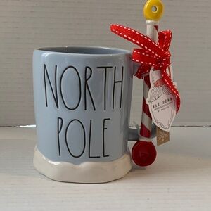 Rae Dunn NORTH POLE Christmas blue snow mug with spoon
NEW